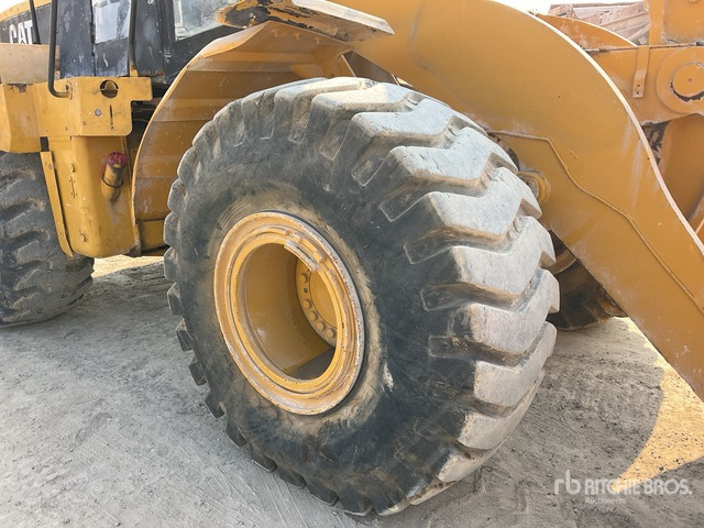 Chargeuse sur pneus 2000 Cat 966G Wheel Loader