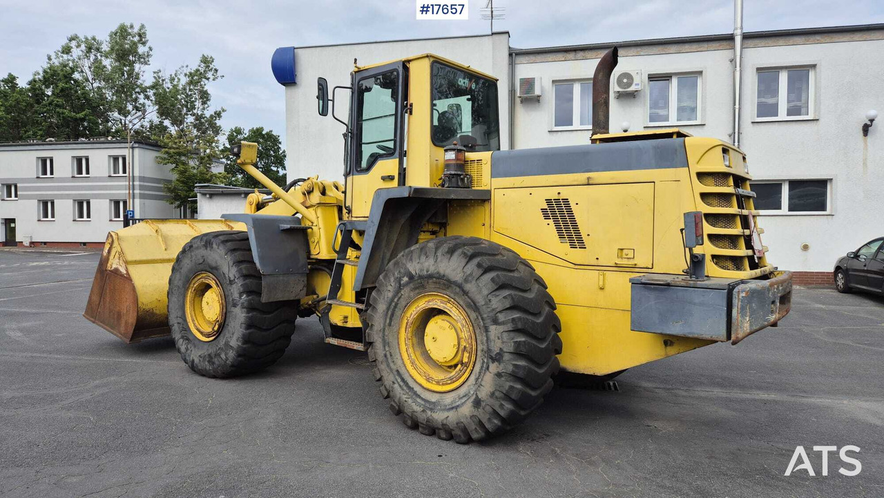 Chargeuse sur pneus 2000 Komatsu WA420-3H