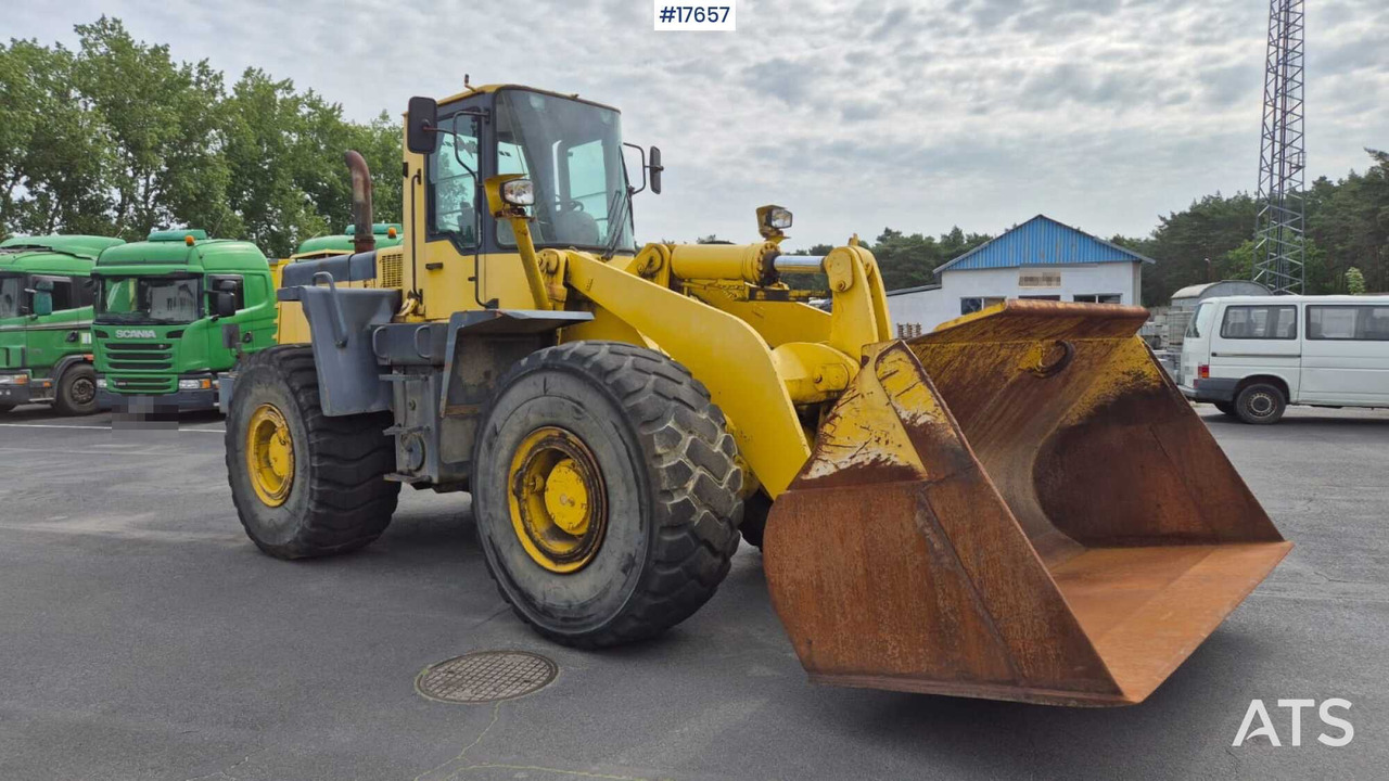 Chargeuse sur pneus 2000 Komatsu WA420-3H