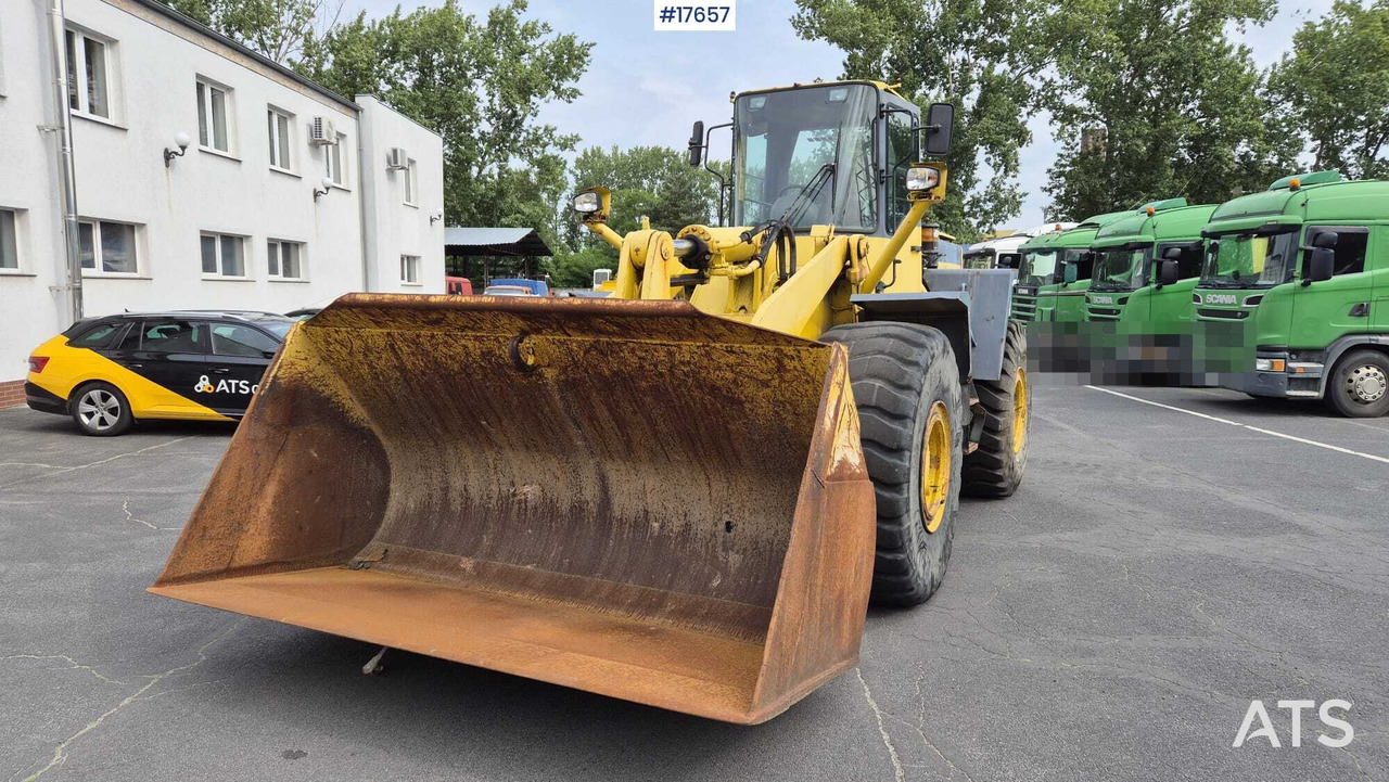 Chargeuse sur pneus 2000 Komatsu WA420-3H