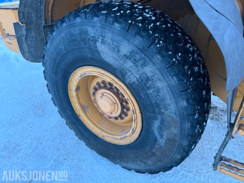 Chargeuse sur pneus 2004 Volvo L90E - Sentralsmøring - Ny motor