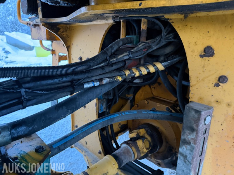 Chargeuse sur pneus 2004 Volvo L90E - Sentralsmøring - Ny motor