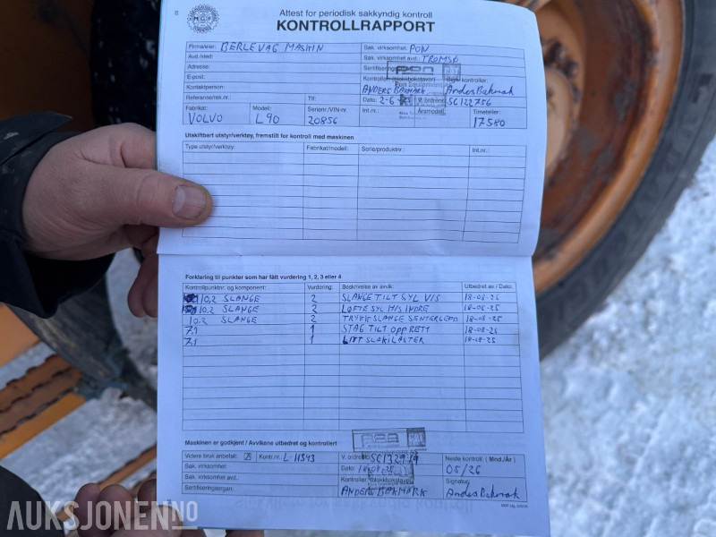 Chargeuse sur pneus 2004 Volvo L90E - Sentralsmøring - Ny motor