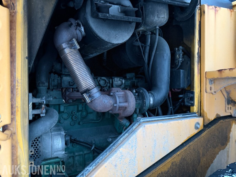 Chargeuse sur pneus 2004 Volvo L90E - Sentralsmøring - Ny motor