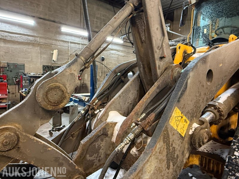 Chargeuse sur pneus 2006 Volvo L120E Hjullaster - Skuff - Vekt - S.smøring - 3438T