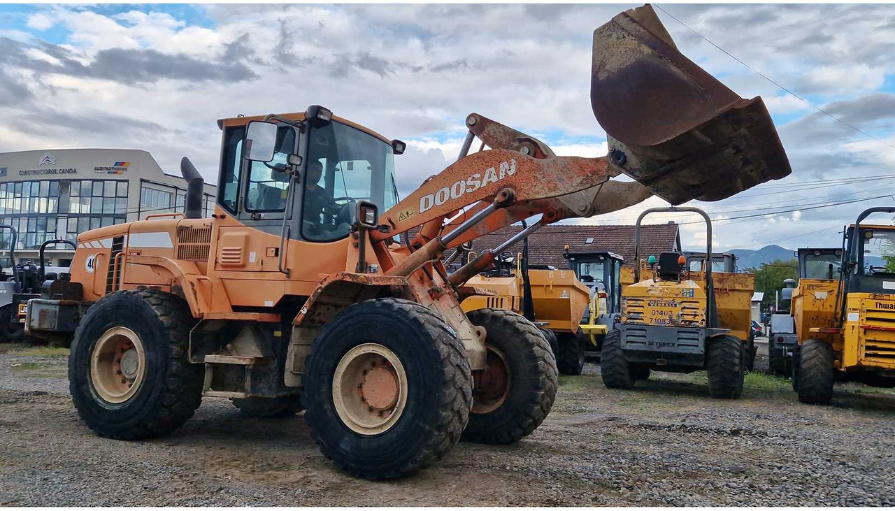 Chargeuse sur pneus 2010 DOOSAN DL200 WHEELED LOADER