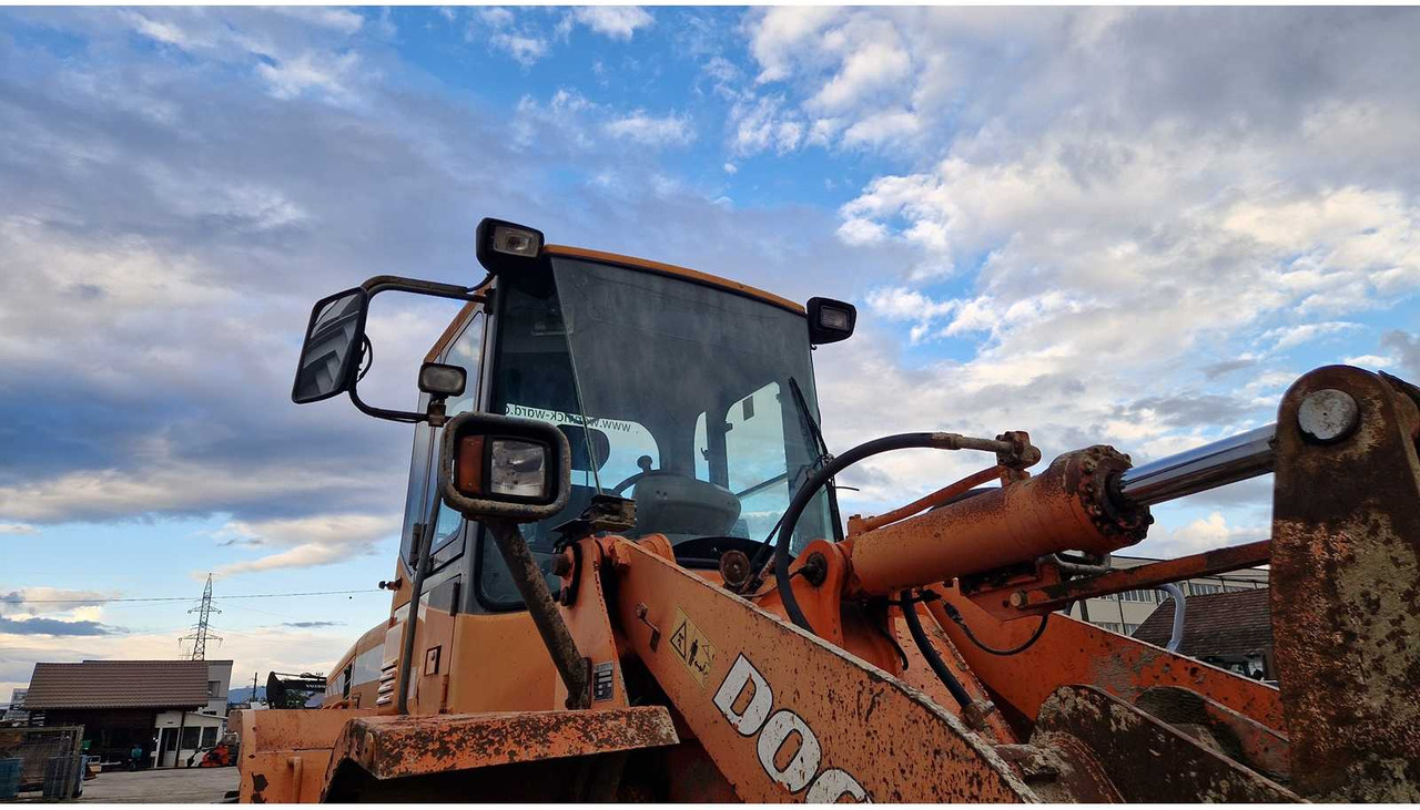 Chargeuse sur pneus 2010 DOOSAN DL200 WHEELED LOADER