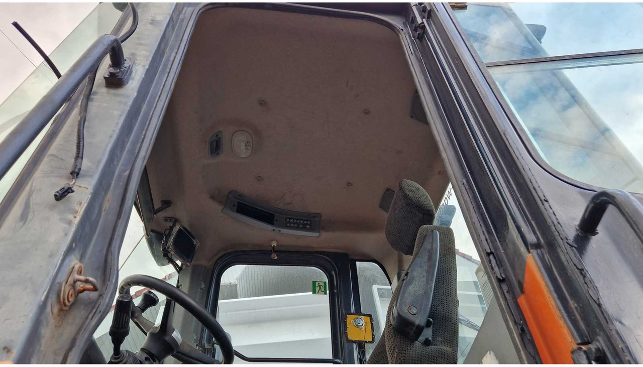 Chargeuse sur pneus 2010 DOOSAN DL200 WHEELED LOADER