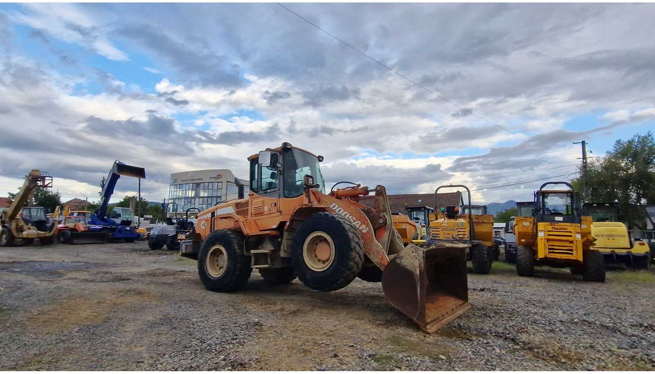Chargeuse sur pneus 2010 DOOSAN DL200 WHEELED LOADER