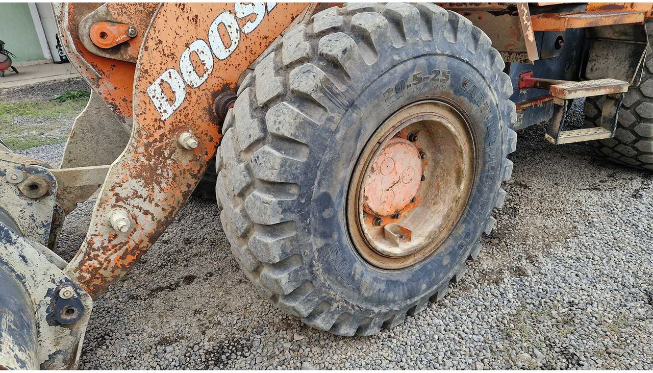 Chargeuse sur pneus 2010 DOOSAN DL200 WHEELED LOADER