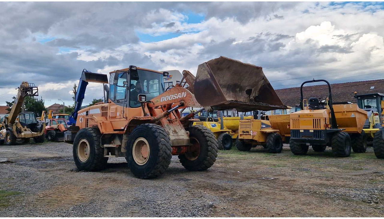 Chargeuse sur pneus 2010 DOOSAN DL200 WHEELED LOADER