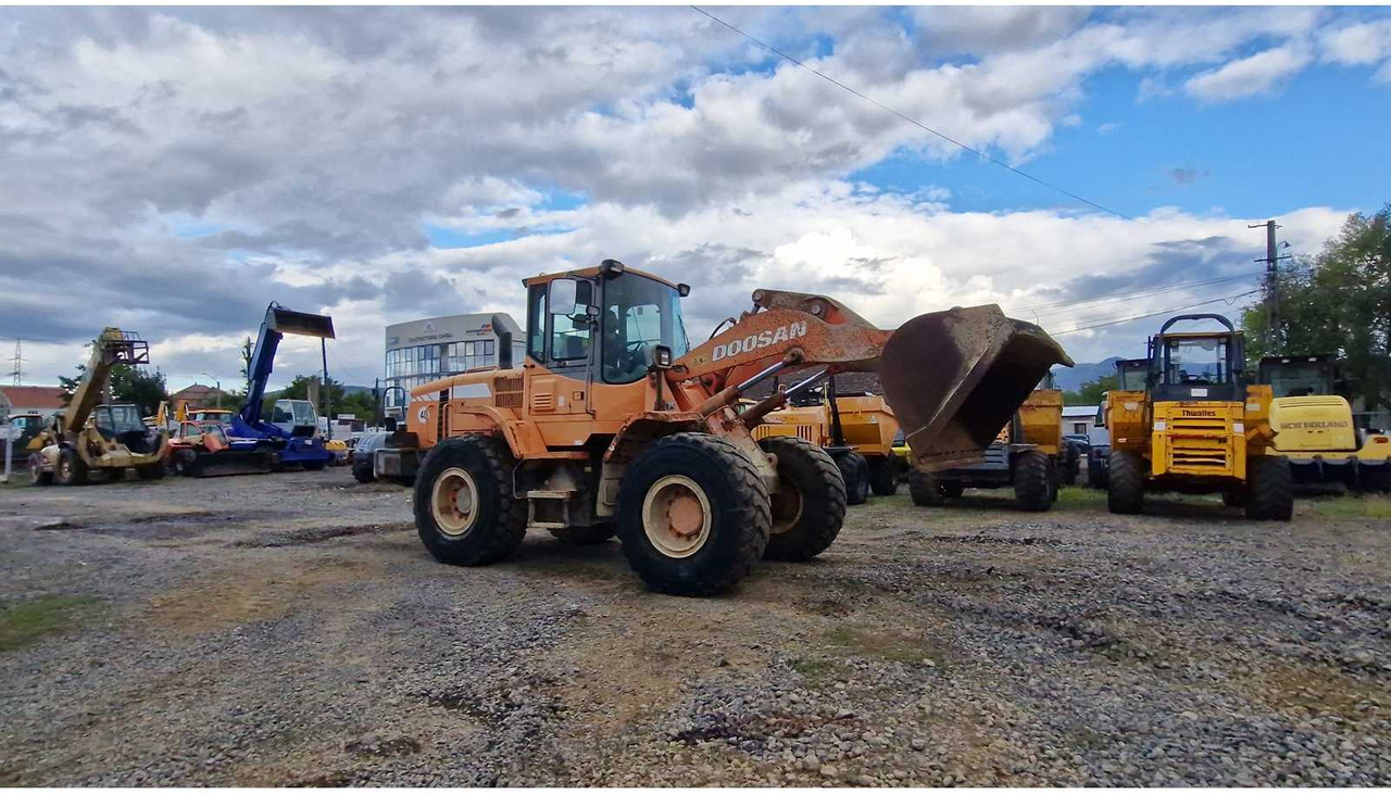 Chargeuse sur pneus 2010 DOOSAN DL200 WHEELED LOADER