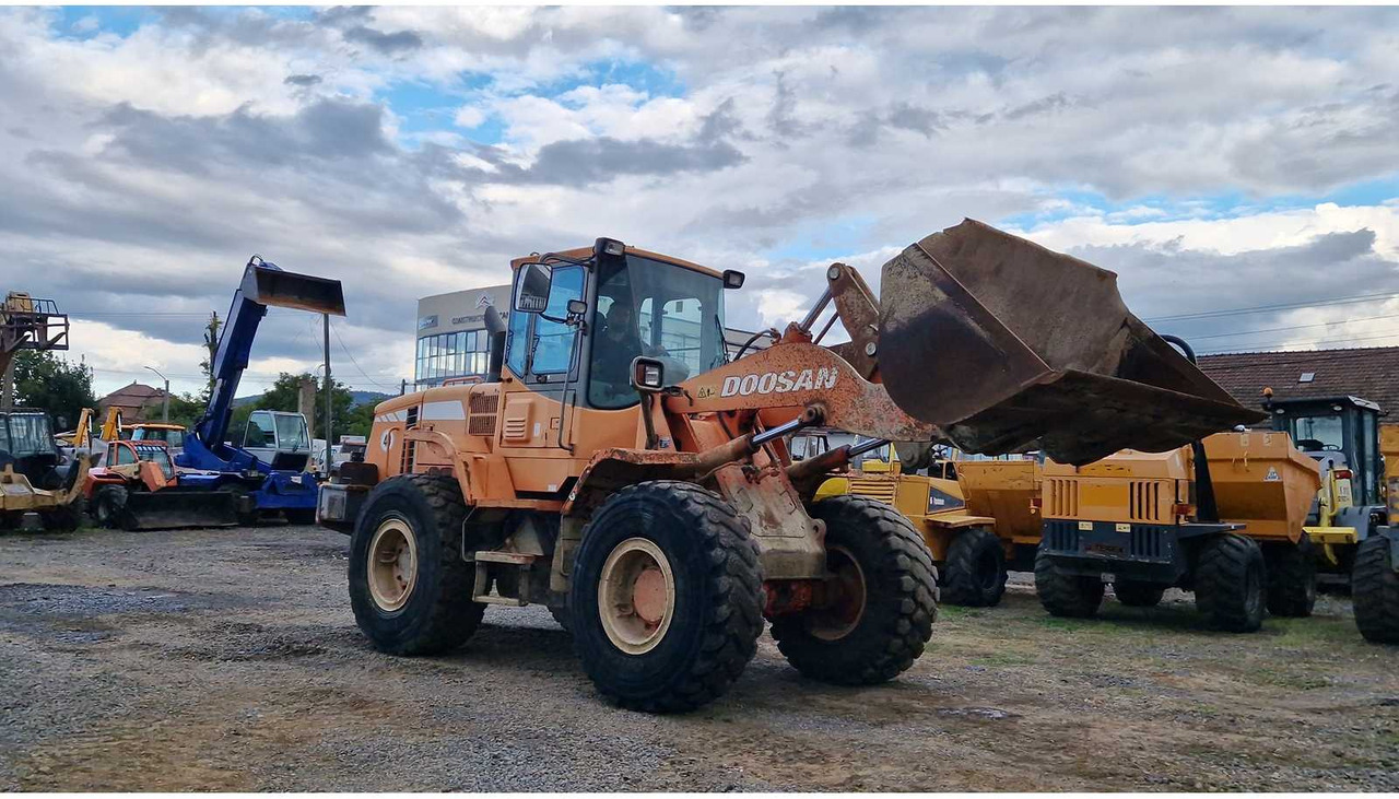 Chargeuse sur pneus 2010 DOOSAN DL200 WHEELED LOADER