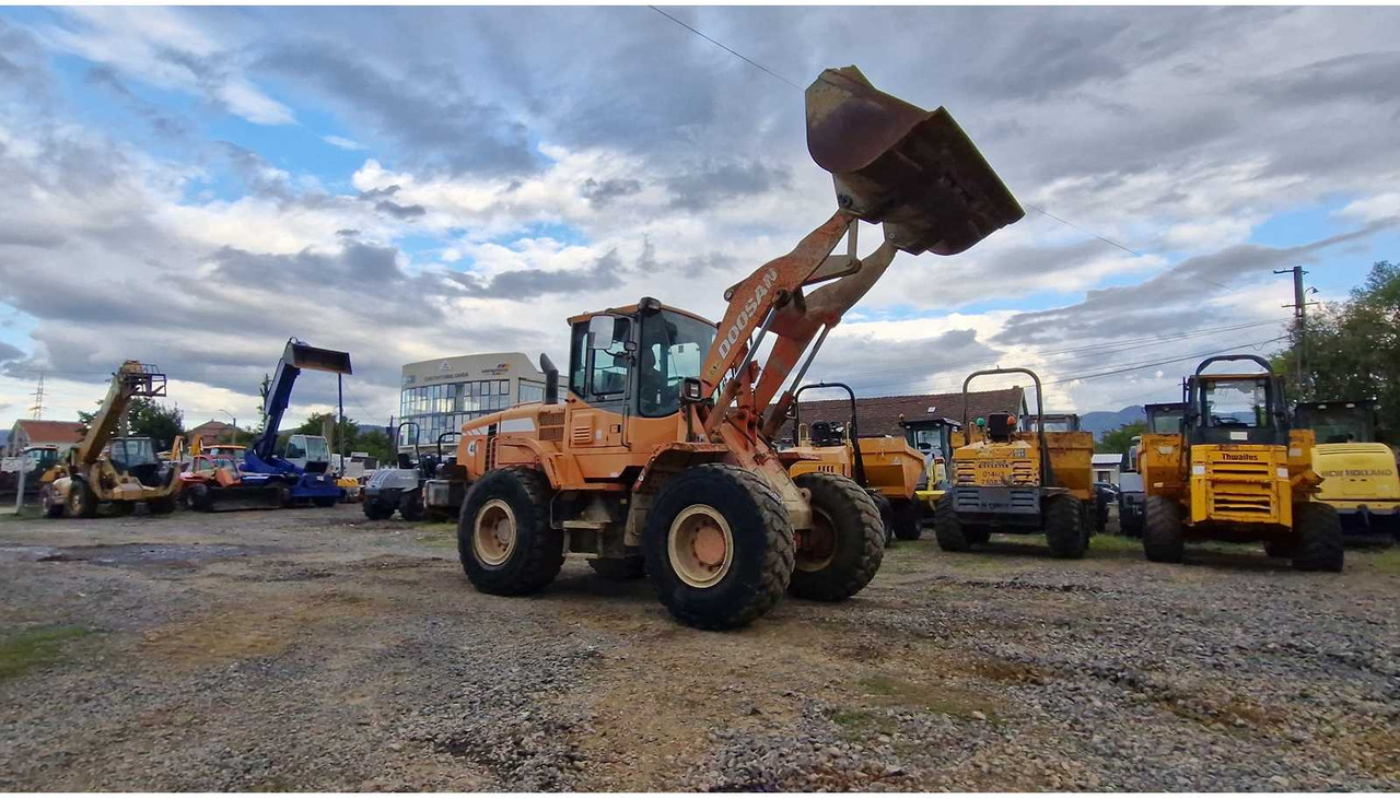 Chargeuse sur pneus 2010 DOOSAN DL200 WHEELED LOADER