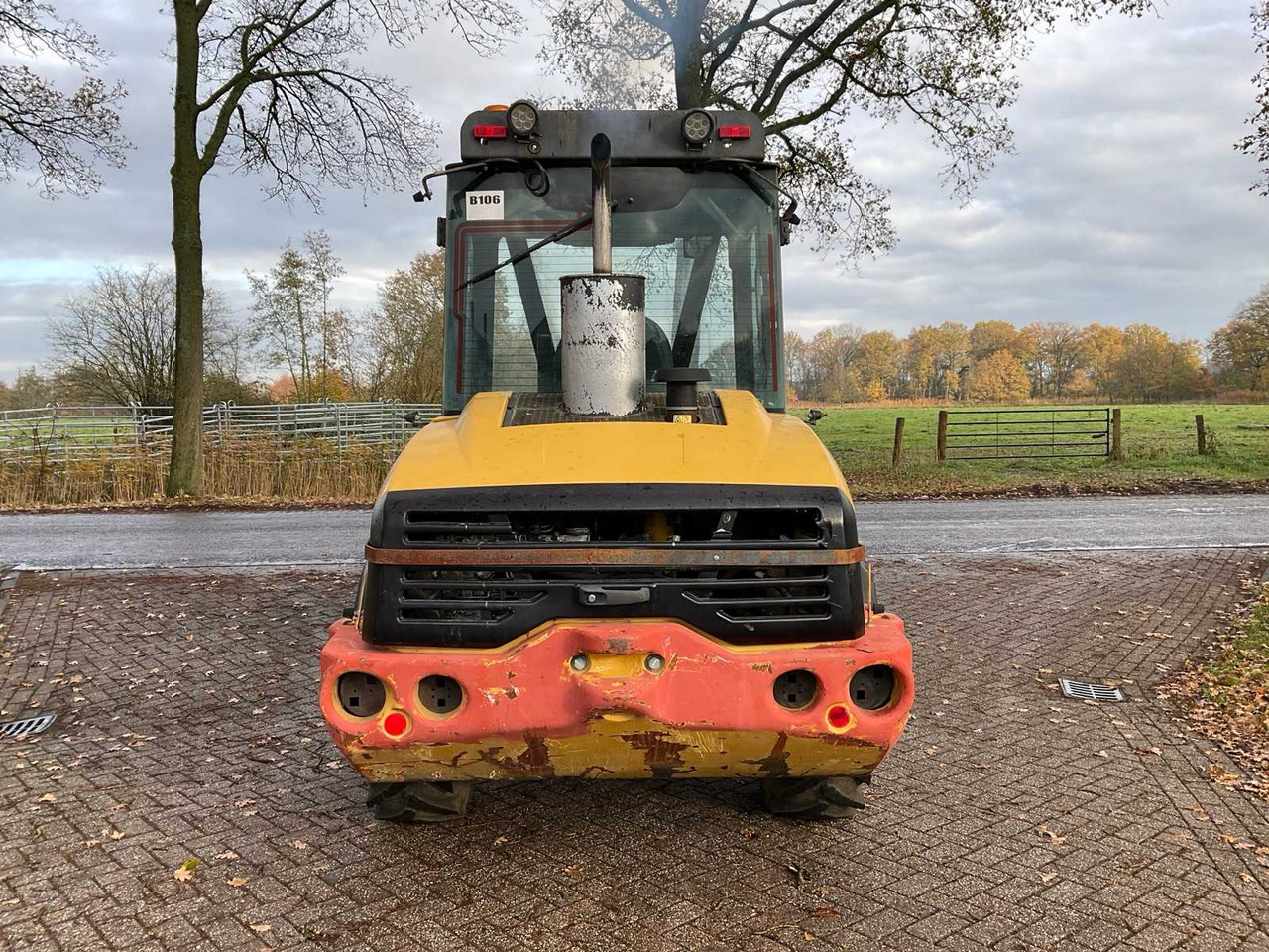 Chargeuse sur pneus 2011 CATERPILLAR 906H SHOVEL