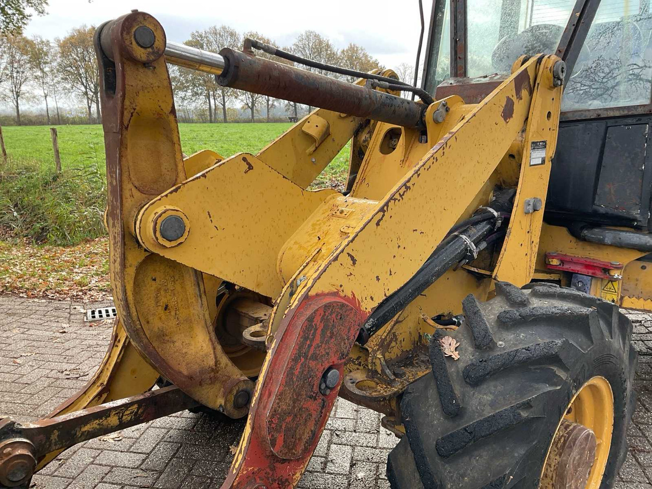 Chargeuse sur pneus 2011 CATERPILLAR 906H SHOVEL