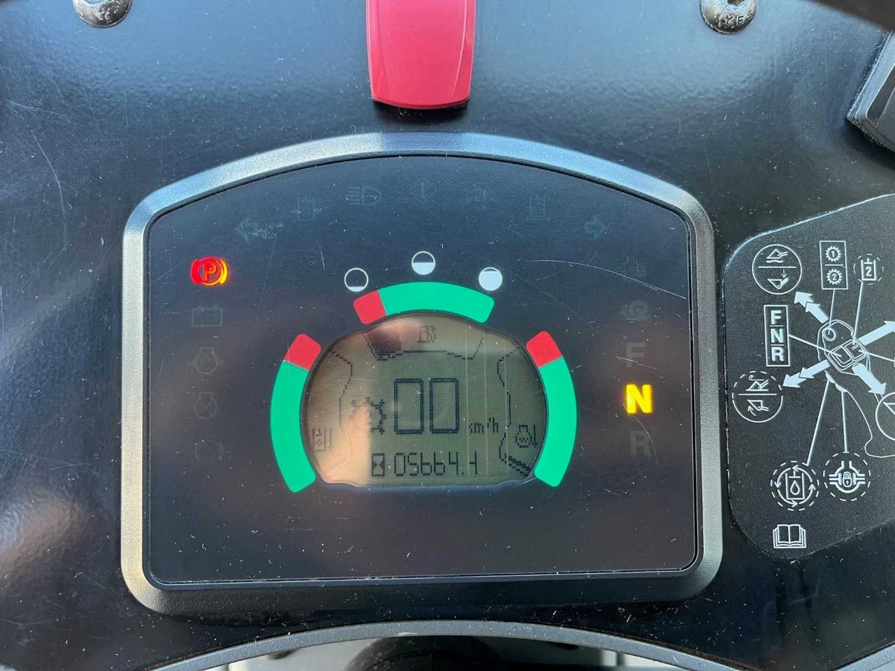 Chargeuse sur pneus 2011 CATERPILLAR 906H SHOVEL