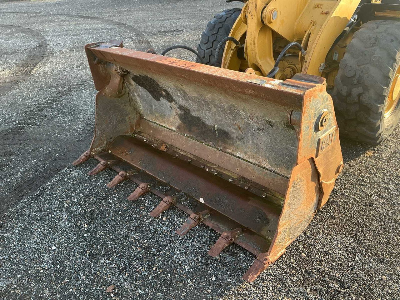 Chargeuse sur pneus 2011 CATERPILLAR 906H SHOVEL