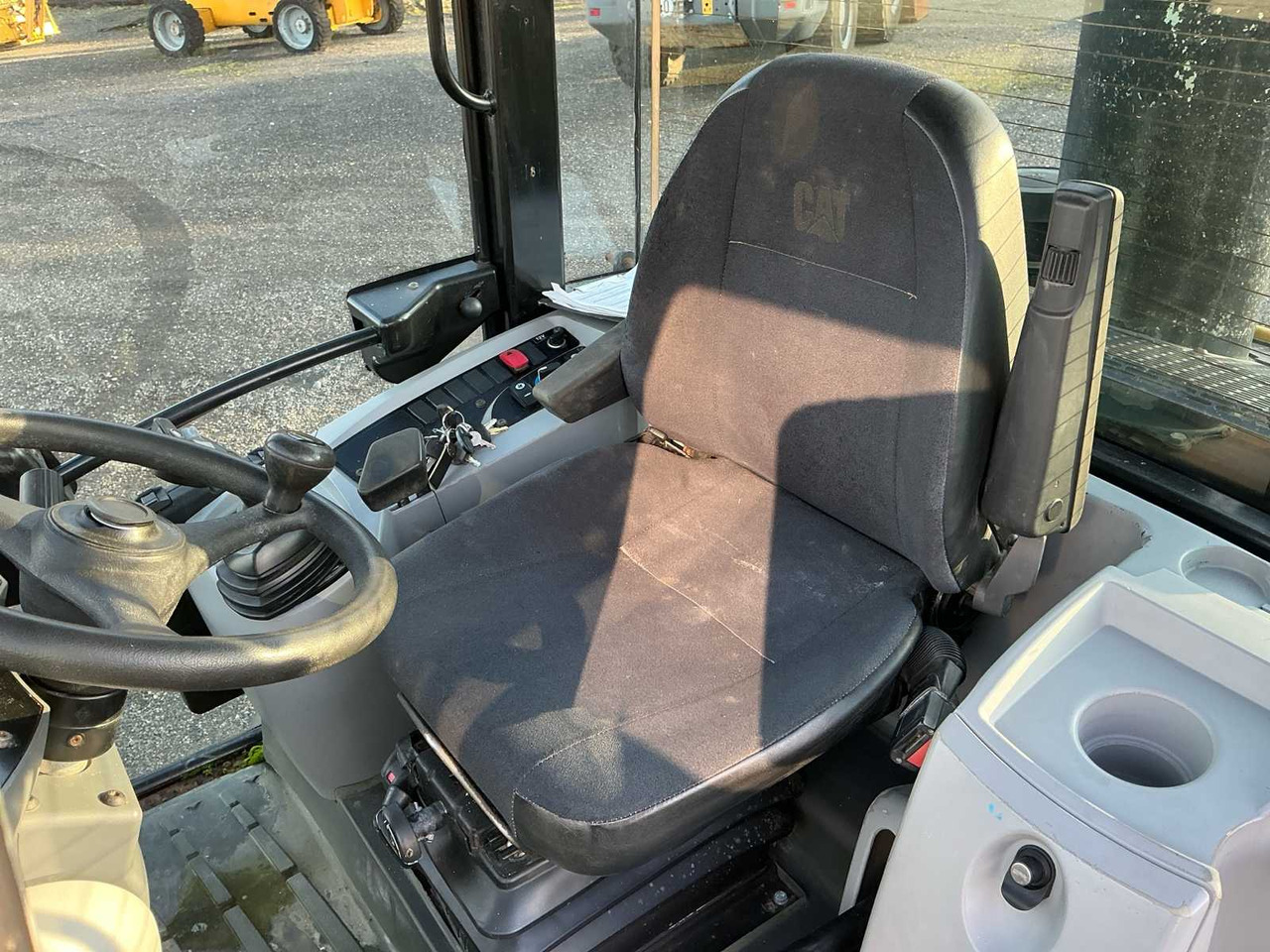 Chargeuse sur pneus 2011 CATERPILLAR 906H SHOVEL