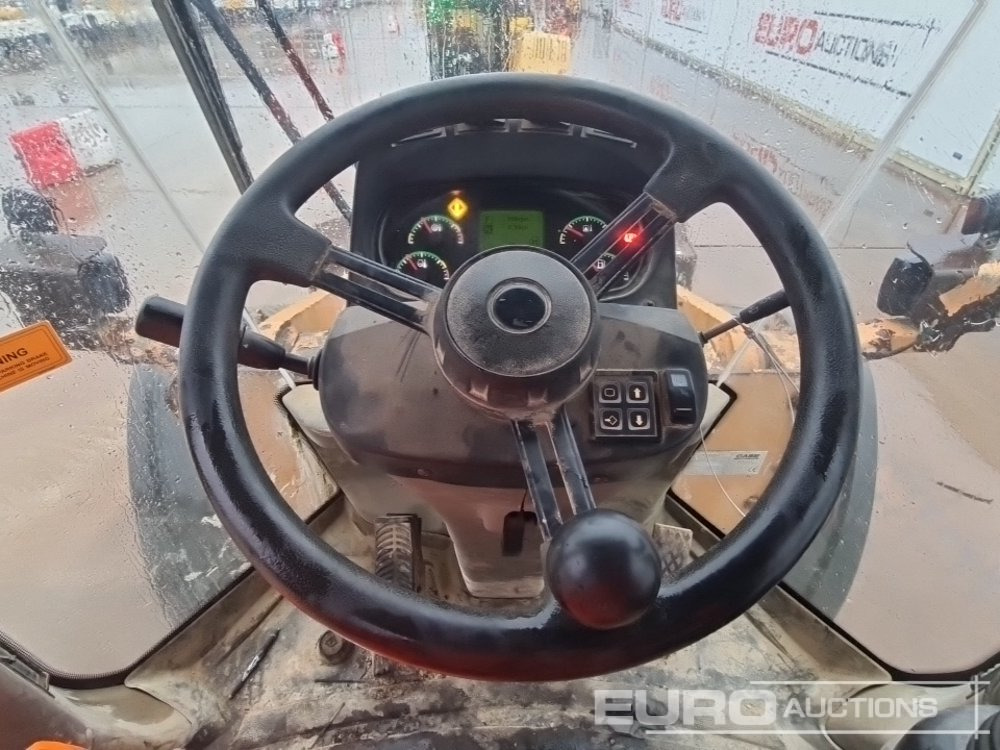 Chargeuse sur pneus 2011 Case 821F