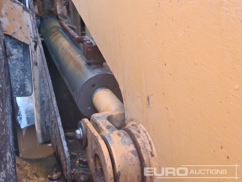 Chargeuse sur pneus 2011 Case 821F