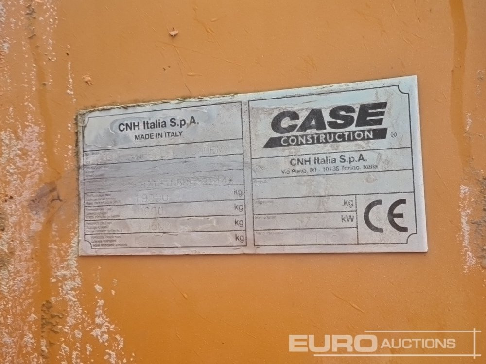 Chargeuse sur pneus 2011 Case 821F