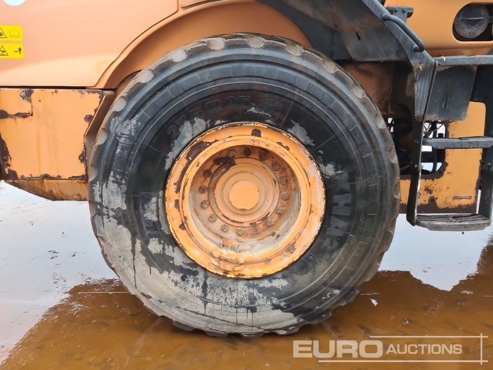 Chargeuse sur pneus 2011 Case 821F