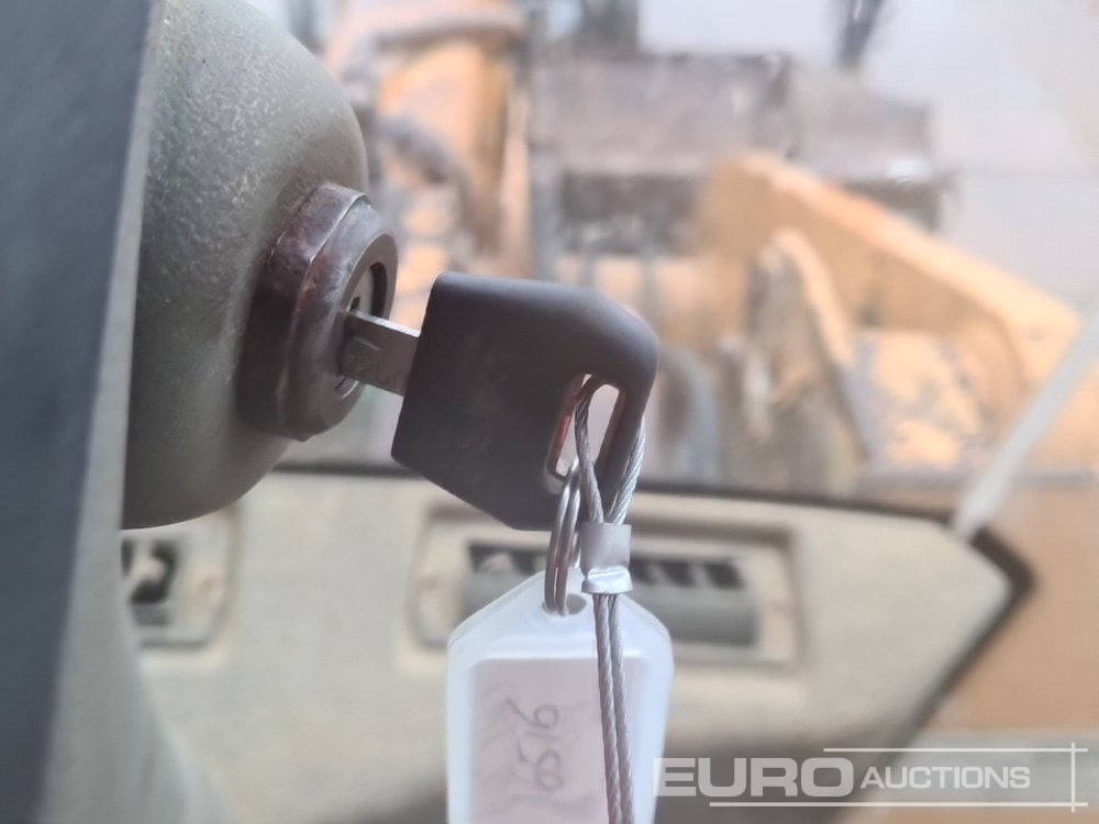 Chargeuse sur pneus 2011 Case 821F