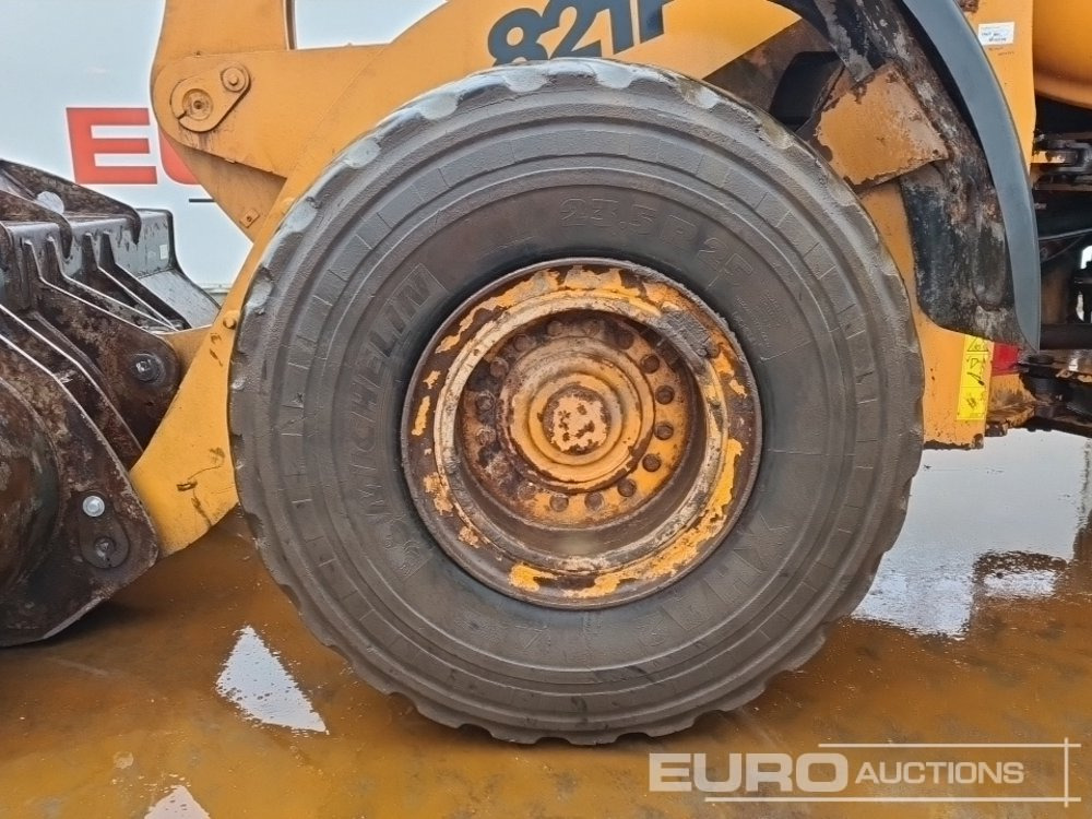 Chargeuse sur pneus 2011 Case 821F