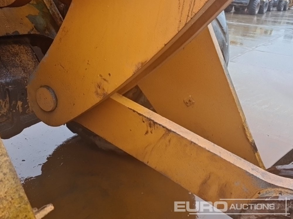 Chargeuse sur pneus 2011 Case 821F