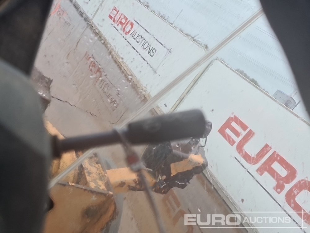 Chargeuse sur pneus 2011 Case 821F