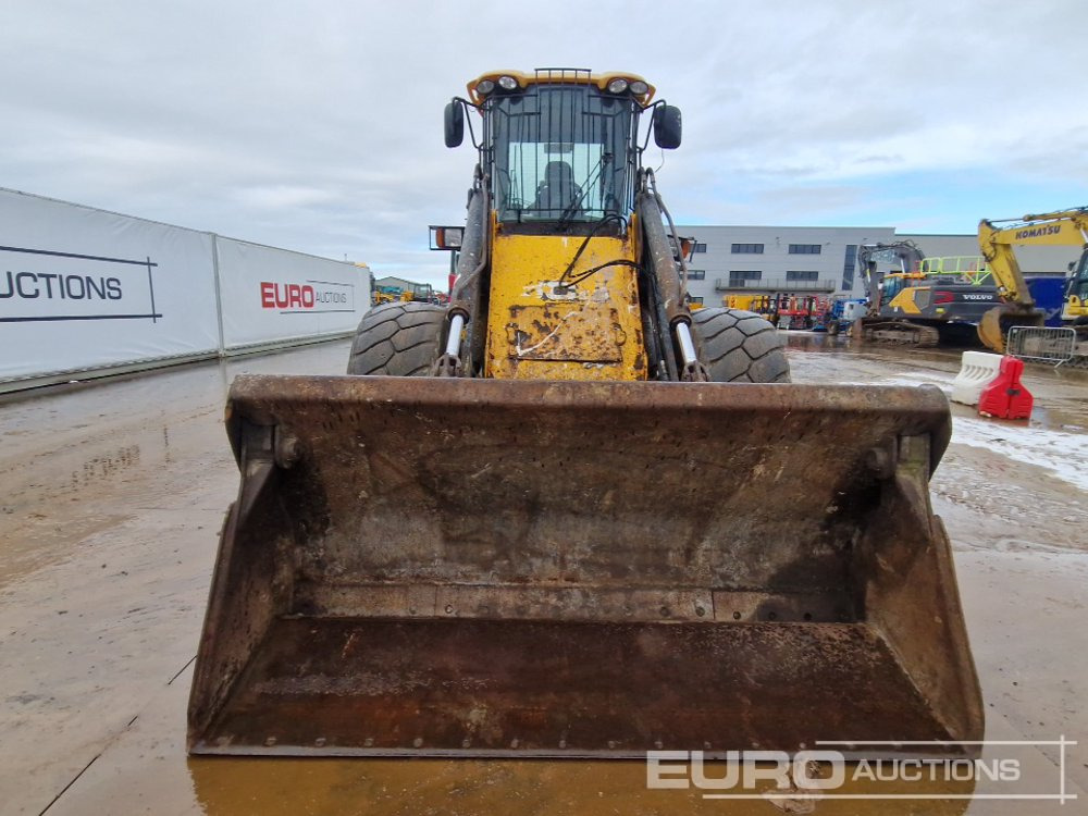 Chargeuse sur pneus 2011 JCB 416