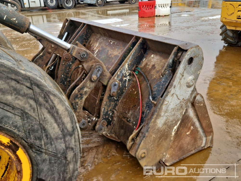 Chargeuse sur pneus 2011 JCB 416