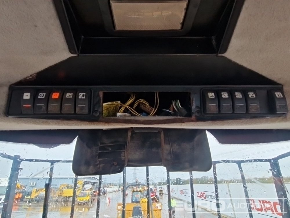 Chargeuse sur pneus 2011 JCB 416