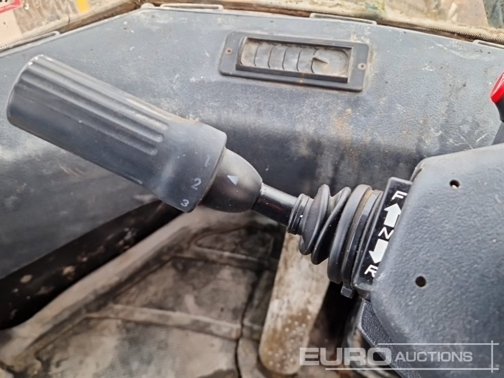 Chargeuse sur pneus 2011 JCB 416