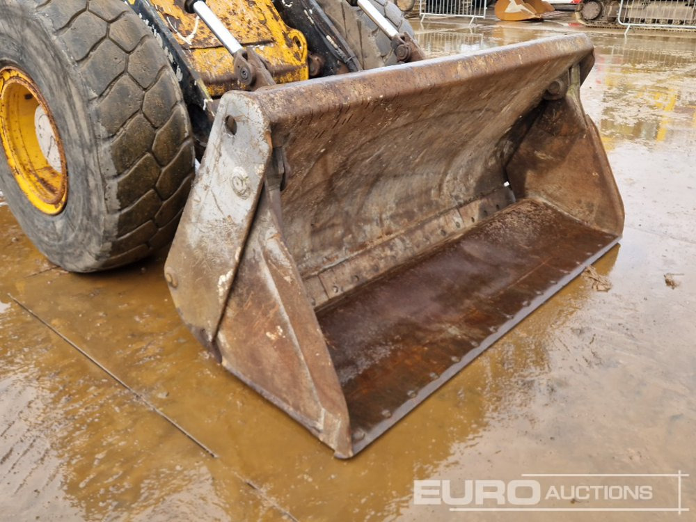 Chargeuse sur pneus 2011 JCB 416