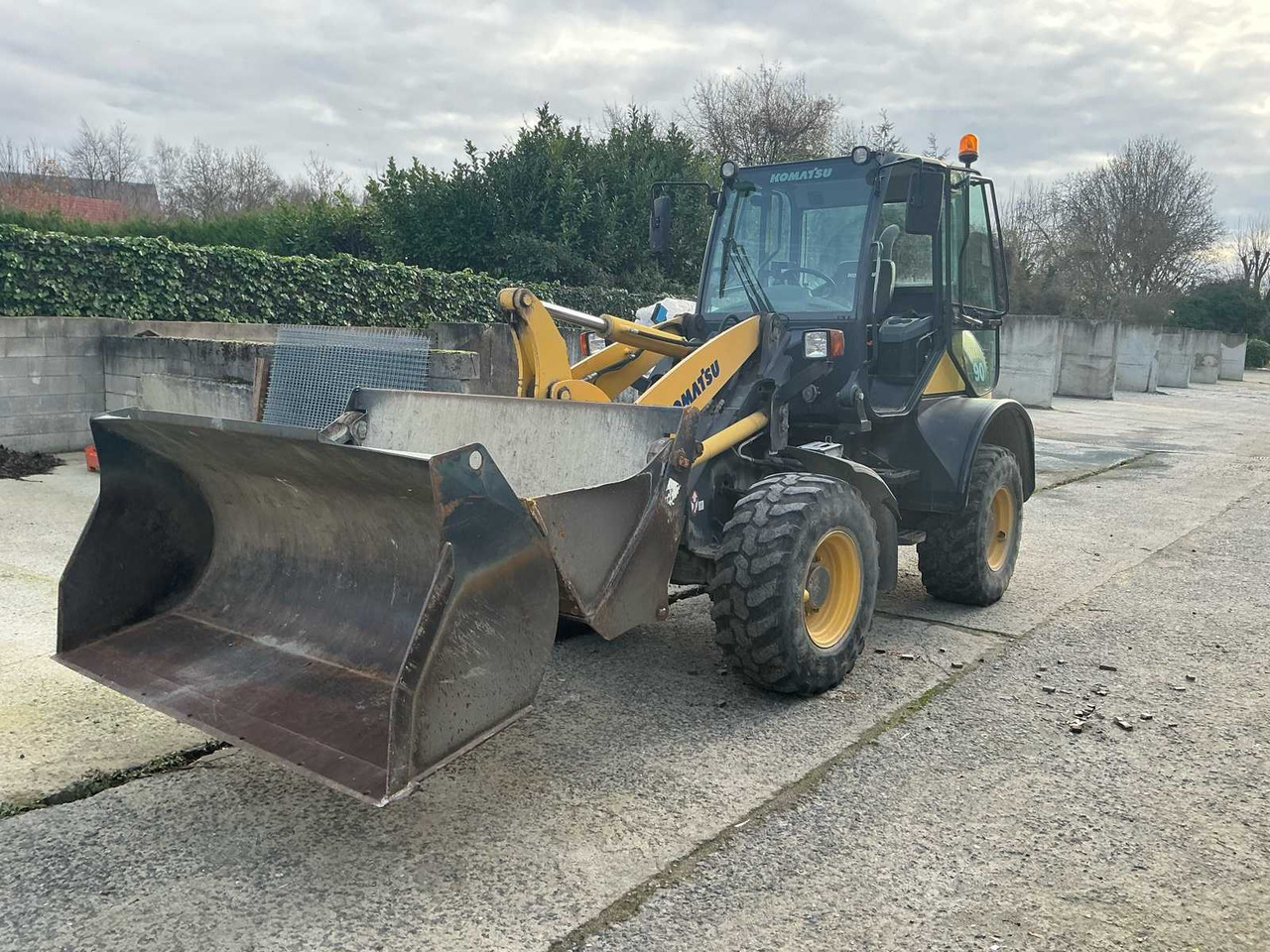 Chargeuse sur pneus 2011 KOMATSU FASTRAC WA90 SHOVEL