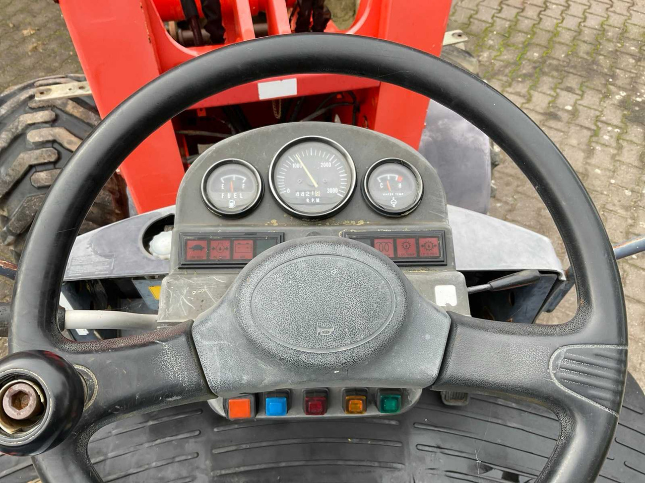 Chargeuse sur pneus 2011 KUBOTA R520NH SHOVEL