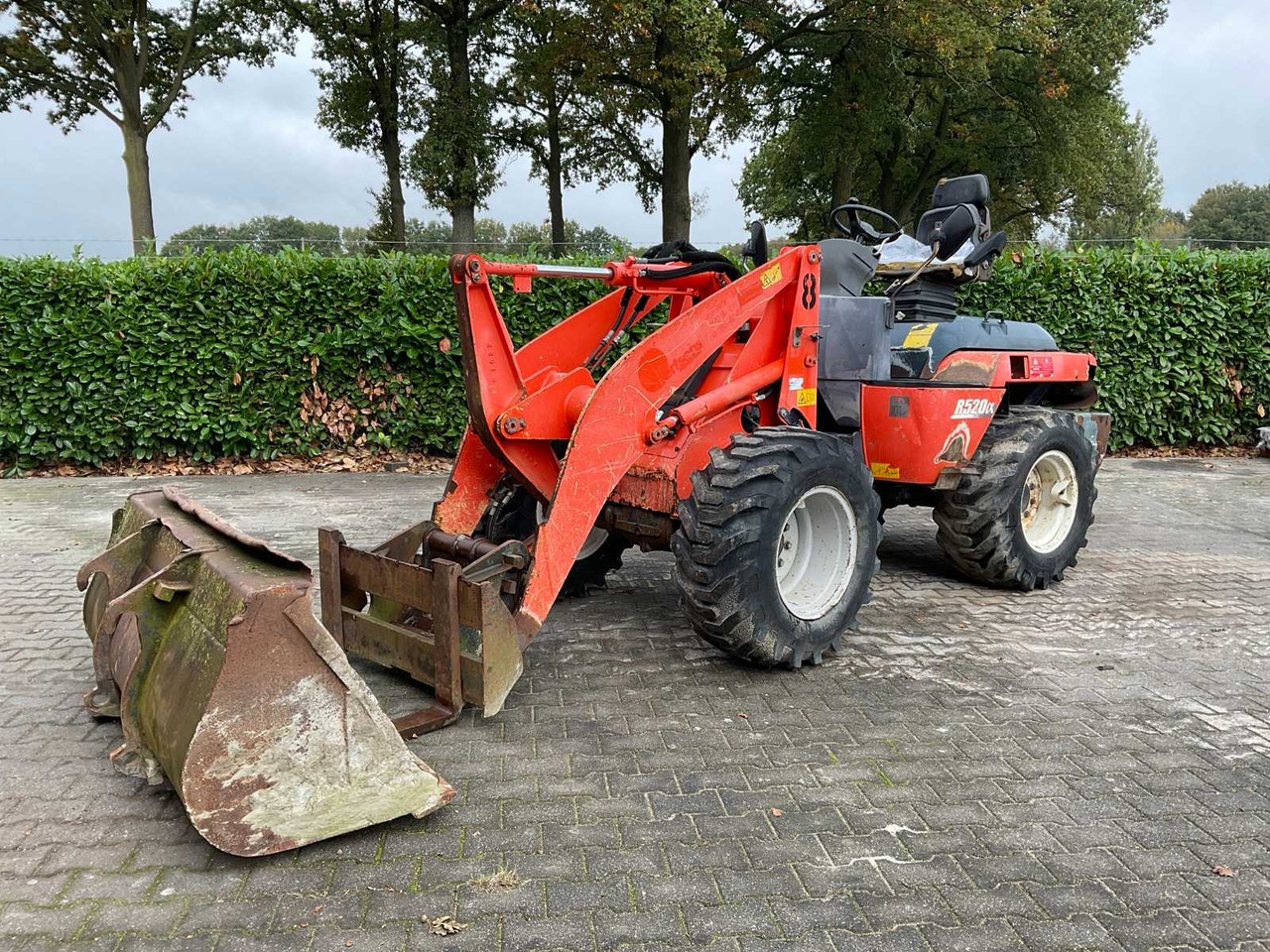 Chargeuse sur pneus 2011 KUBOTA R520NH SHOVEL