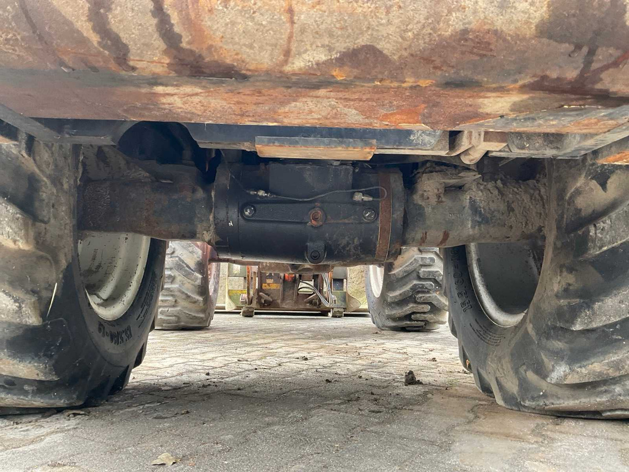 Chargeuse sur pneus 2011 KUBOTA R520NH SHOVEL