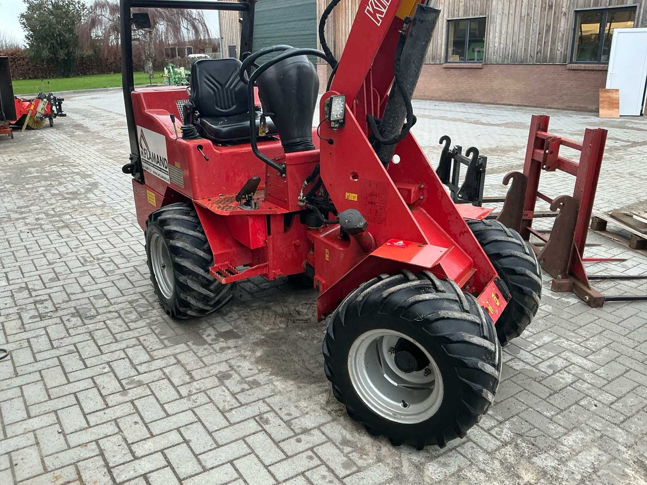 Chargeuse sur pneus 2011 MACKS 333 SHOVEL