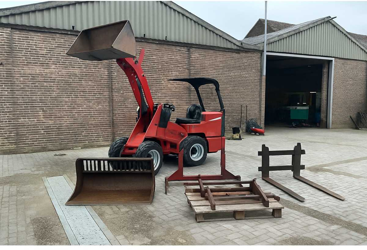 Chargeuse sur pneus 2011 MACKS 333 SHOVEL