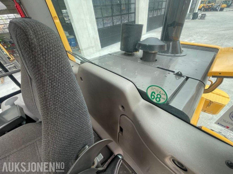 Chargeuse sur pneus 2011 VOLVO L60F HJULLASTER - SPAKSTYRING - NYE DEKK - BBS - 3-4 FUNKSJON - PALLEGAFLER - SKUFFE - KAMERA - MYE PÅKOSTET!
