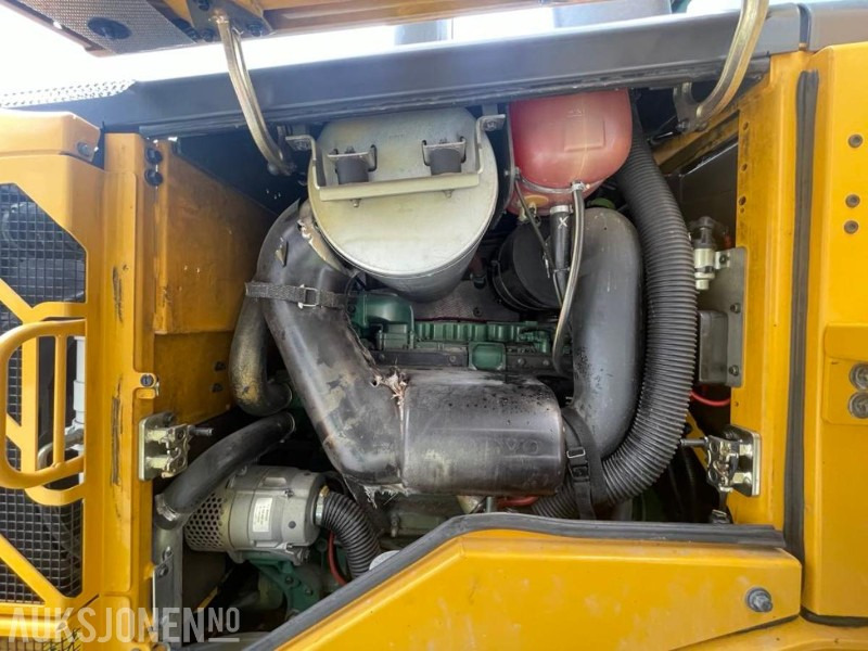 Chargeuse sur pneus 2011 VOLVO L60F HJULLASTER - SPAKSTYRING - NYE DEKK - BBS - 3-4 FUNKSJON - PALLEGAFLER - SKUFFE - KAMERA - MYE PÅKOSTET!