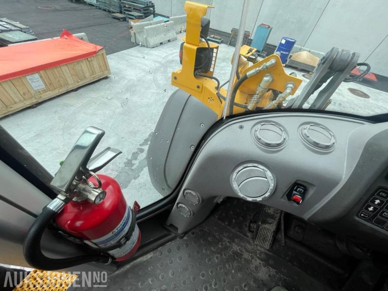 Chargeuse sur pneus 2011 VOLVO L60F HJULLASTER - SPAKSTYRING - NYE DEKK - BBS - 3-4 FUNKSJON - PALLEGAFLER - SKUFFE - KAMERA - MYE PÅKOSTET!