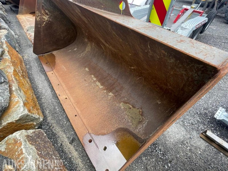 Chargeuse sur pneus 2011 VOLVO L60F HJULLASTER - SPAKSTYRING - NYE DEKK - BBS - 3-4 FUNKSJON - PALLEGAFLER - SKUFFE - KAMERA - MYE PÅKOSTET!