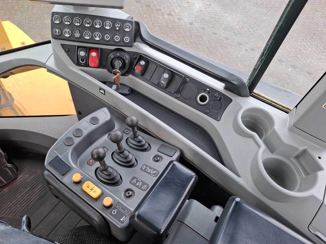 Chargeuse sur pneus 2012 CATERPILLAR 930K SHOVEL