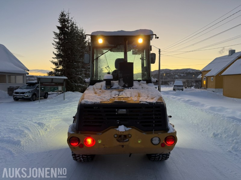 Chargeuse sur pneus 2012 Cat 907H2 - Planeringsskuffe - Pallegaffler - 3646T