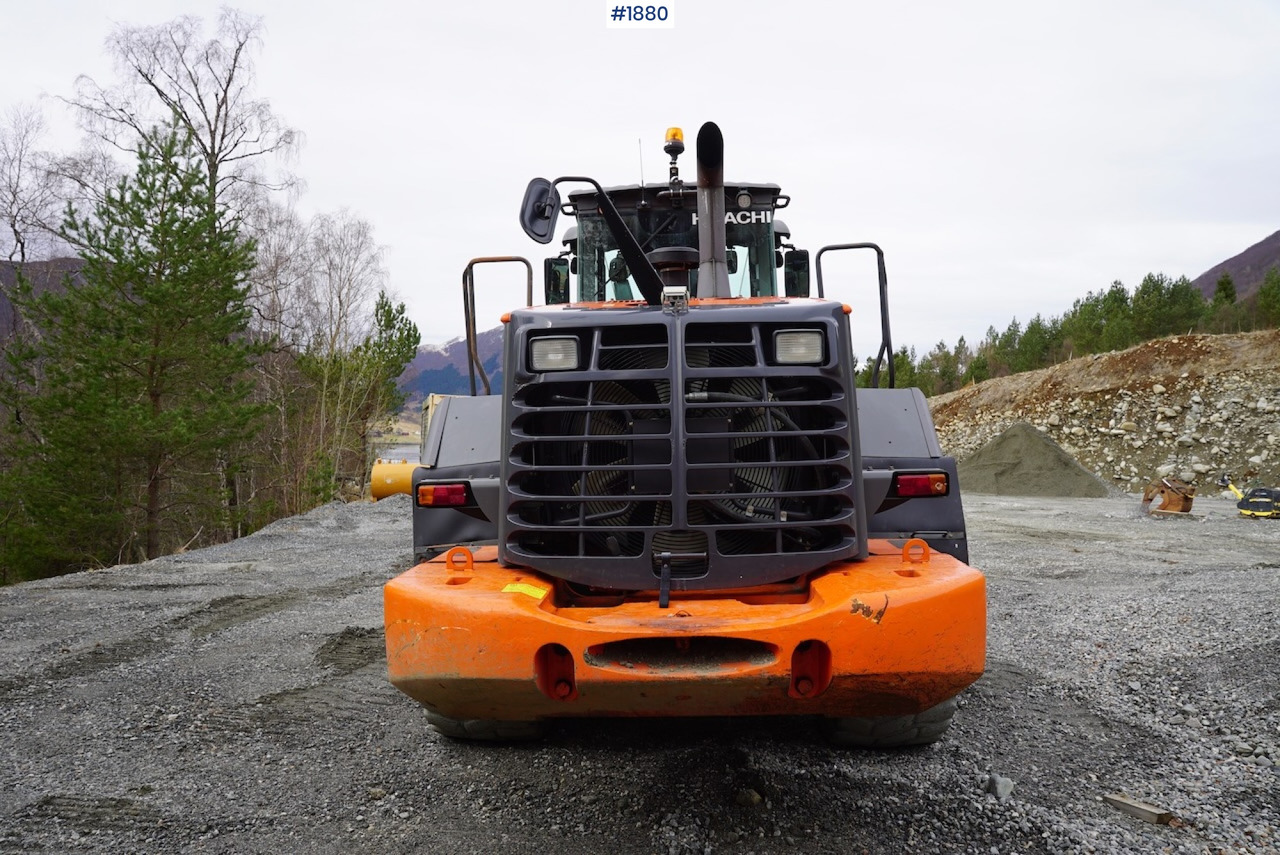 Chargeuse sur pneus 2012 Hitachi ZW220