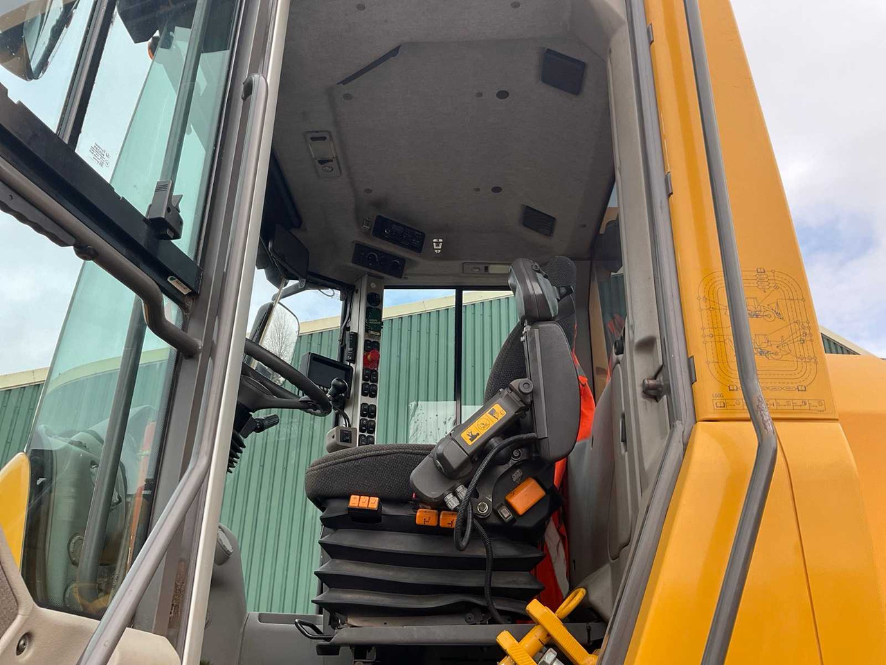 Chargeuse sur pneus 2012 VOLVO L60G SHOVEL